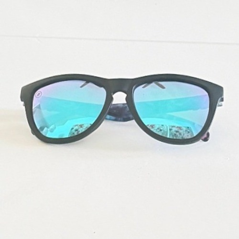 Blenders Sunglasses Float2 Sea Blaze Polarized Black Blue Mirrored Sporty